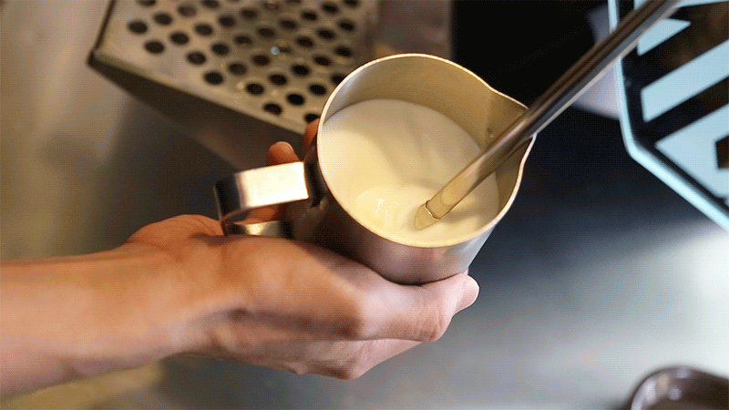 Как взбить молоко для капучино в кофемашине, инструкция