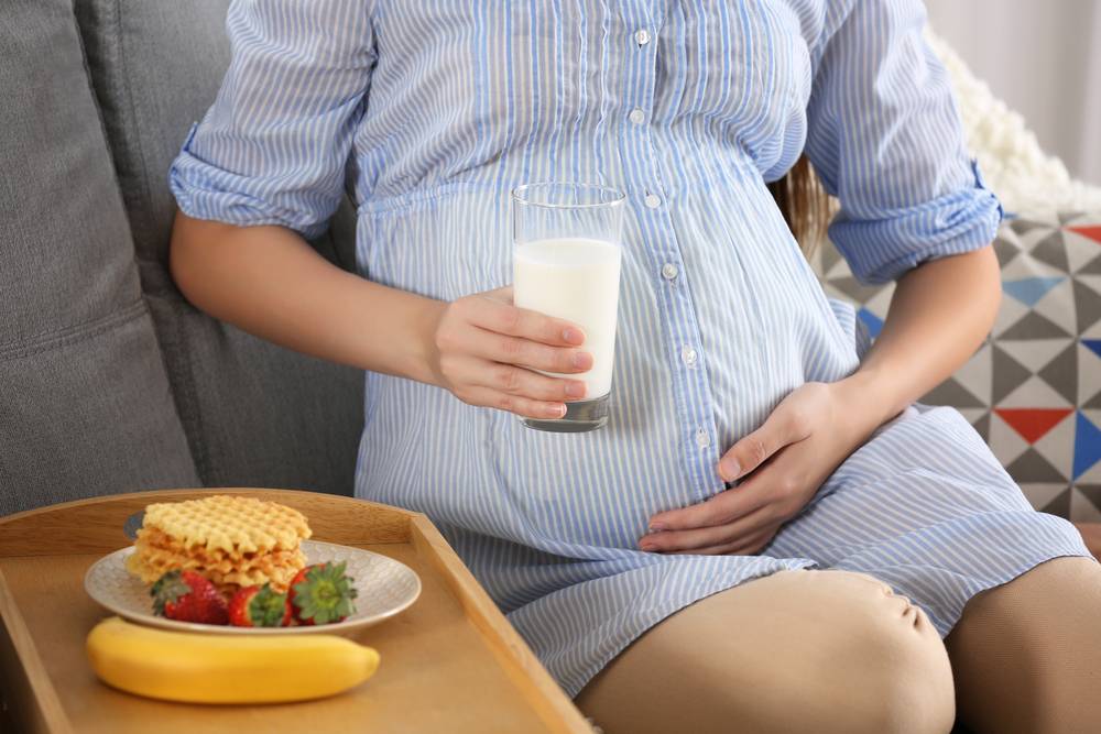 Можно ли беременным чай каркаде: на каком сроке беременности разрешается пить напиток?