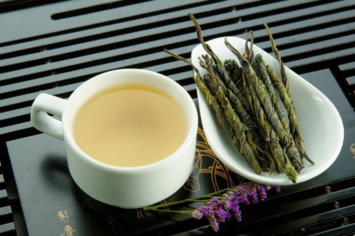 Кудин: полезные свойства китайского чая, как правильно заваривать, польза и вред, противопоказания, как пить, горькая слеза, зеленый для похудения, иглы кудина