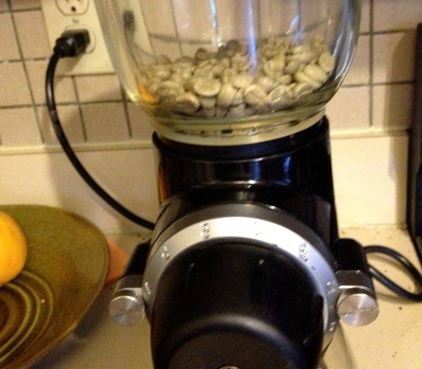 Как помолоть кофе без кофемолки