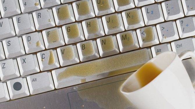 Залил ноутбук – не включается, не работает экран или клавиатура | imaster.od.ua