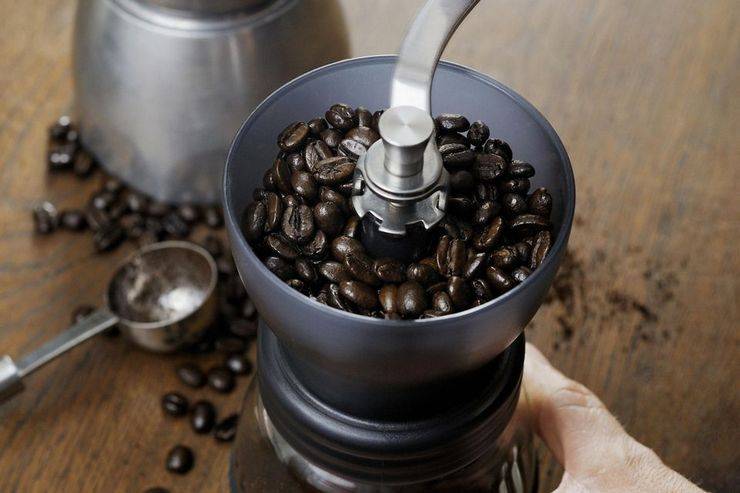 Способы помола кофейных зерен при отсутствии кофемолки