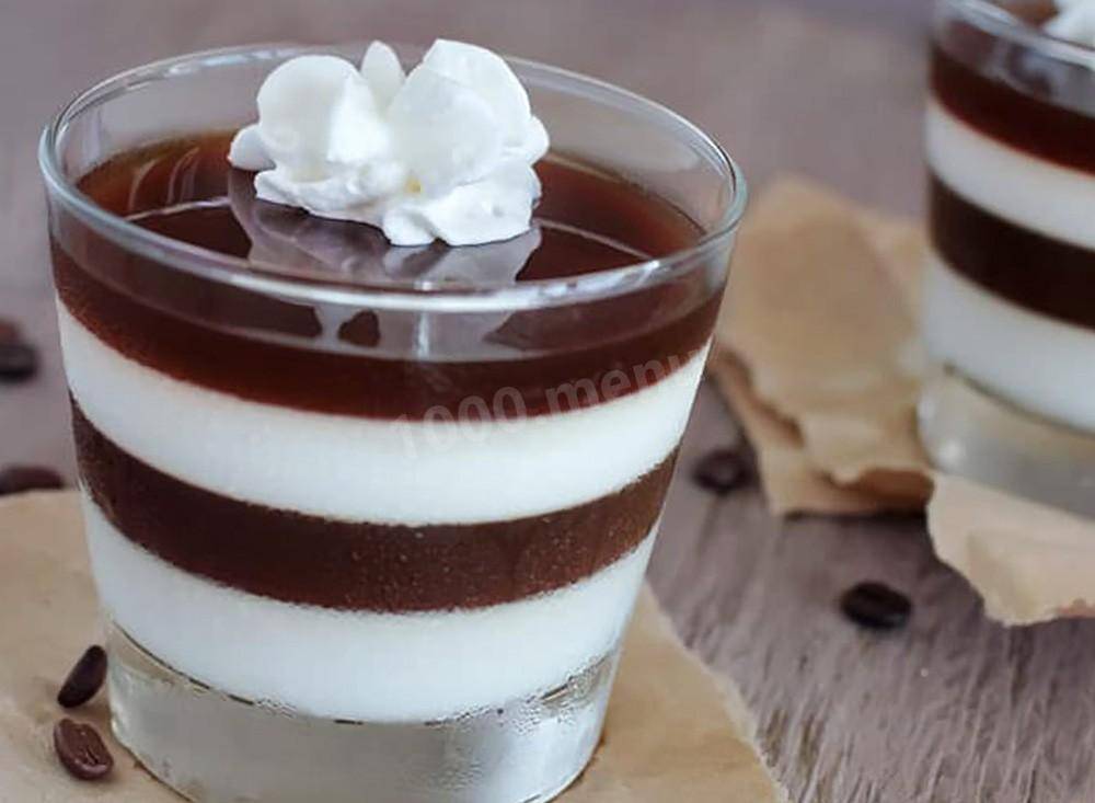Молочно шоколадный десерт в стакане