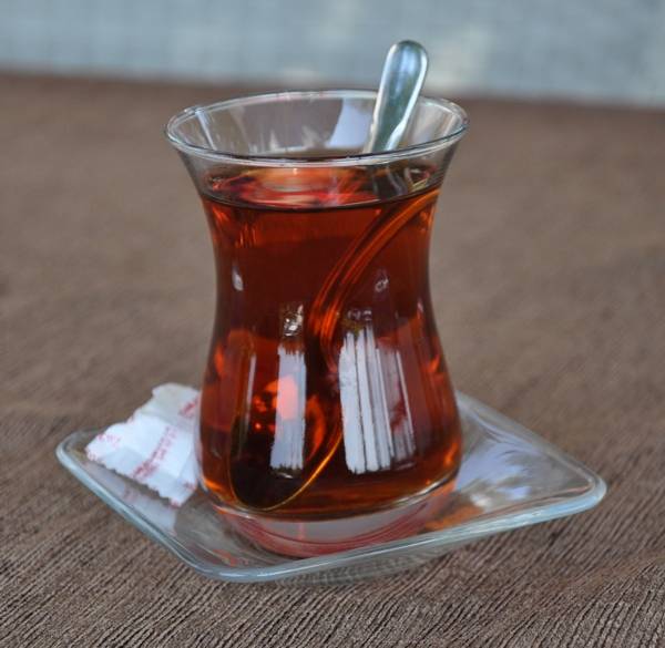 Турецкий чай: как заваривать, польза и вред, состав