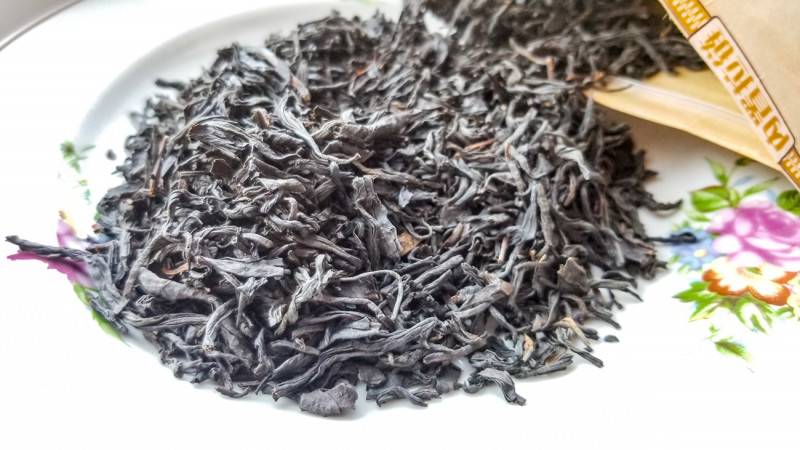 Лапсанг сушонг (копченый чай чжень шань сяо чжун): описание, полезные свойства и эффект. как заваривать китайский красный (чёрный) сорт с запахом и вкусом дыма?