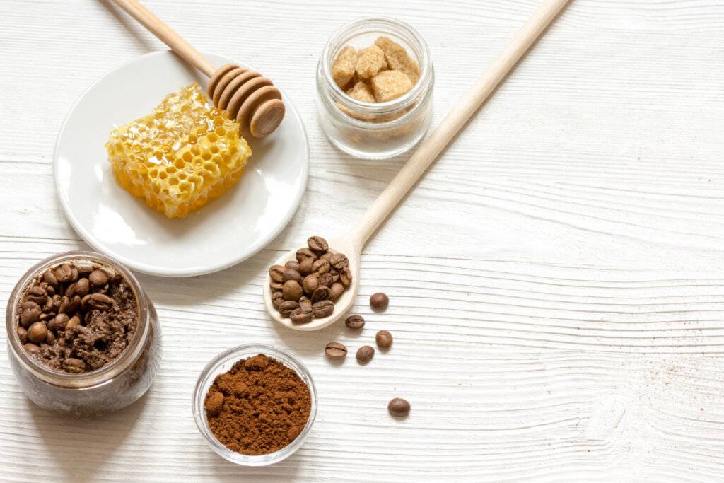 Мед и кофе скраб. скраб для тела в домашних условиях из кофе и меда: рецепты | школа красоты