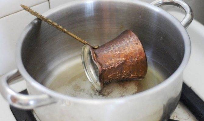 Как почистить медную турку в домашних условиях: от нагара и пригоревшего кофе внутри и снаружи
