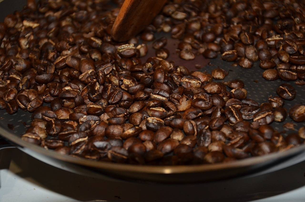 Как обжарить кофейные зерна в домашних условиях, способы обжарки кофе