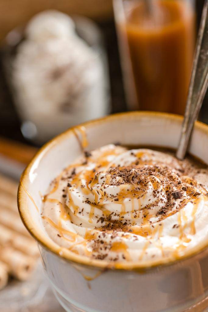 Кофе с карамелью — самые вкусные рецепты, пальчики оближешь