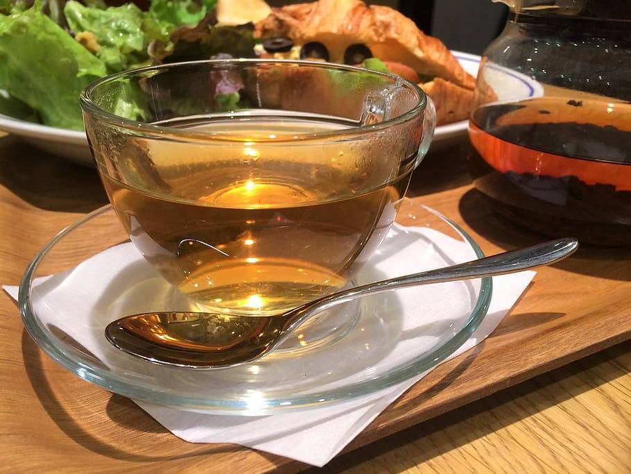 Чай с коньяком: полезные свойства и рецепты приготовления