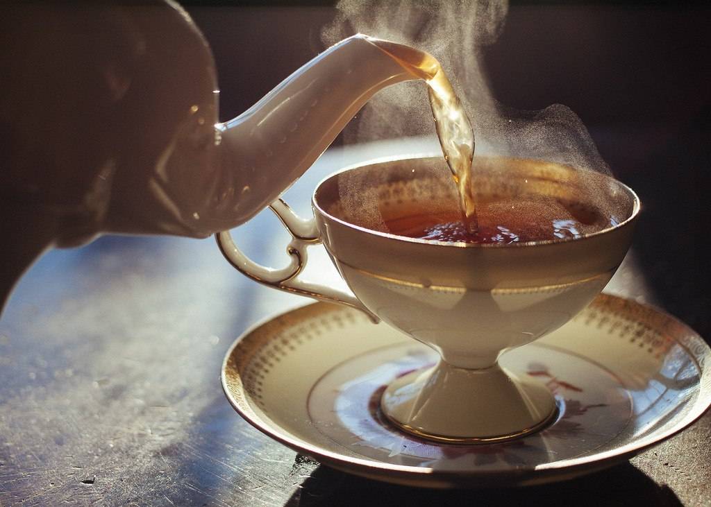 Чем опасно пить кофе в жару?