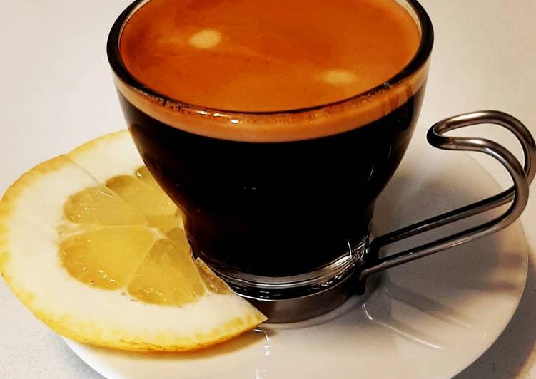 Кофе с лимоном – полезные свойства, противопоказания, рецепты