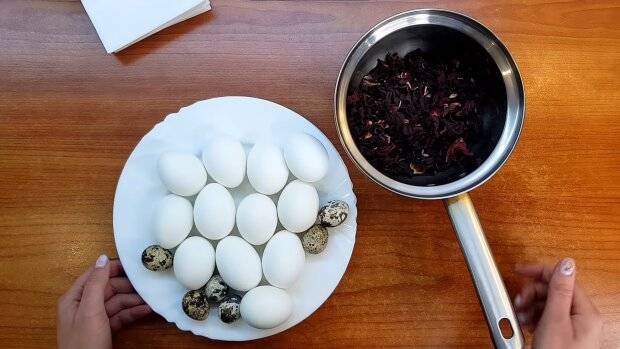 Как покрасить яйца чаем, каркаде и кофе