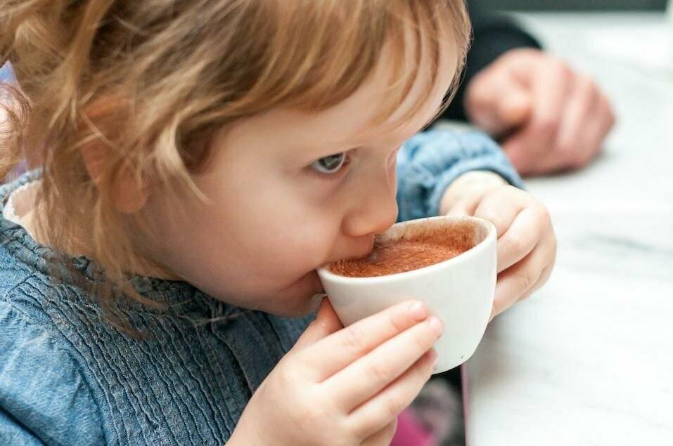 C какого возраста можно пить кофе детям?