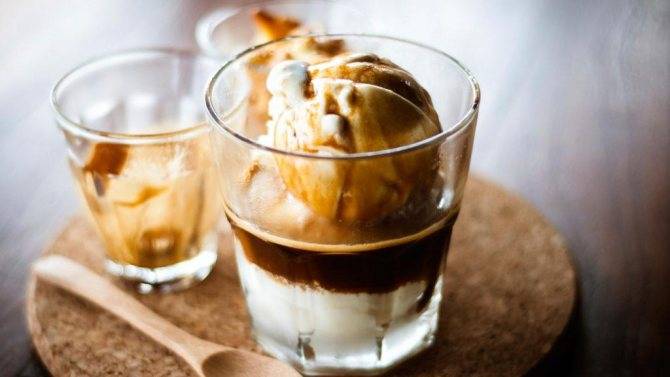 Кофе и мороженое – великолепное сочетание вкусов