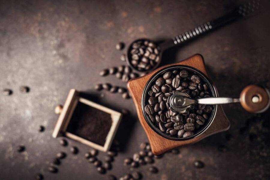 Как выбрать лучшую ручную кофемолку