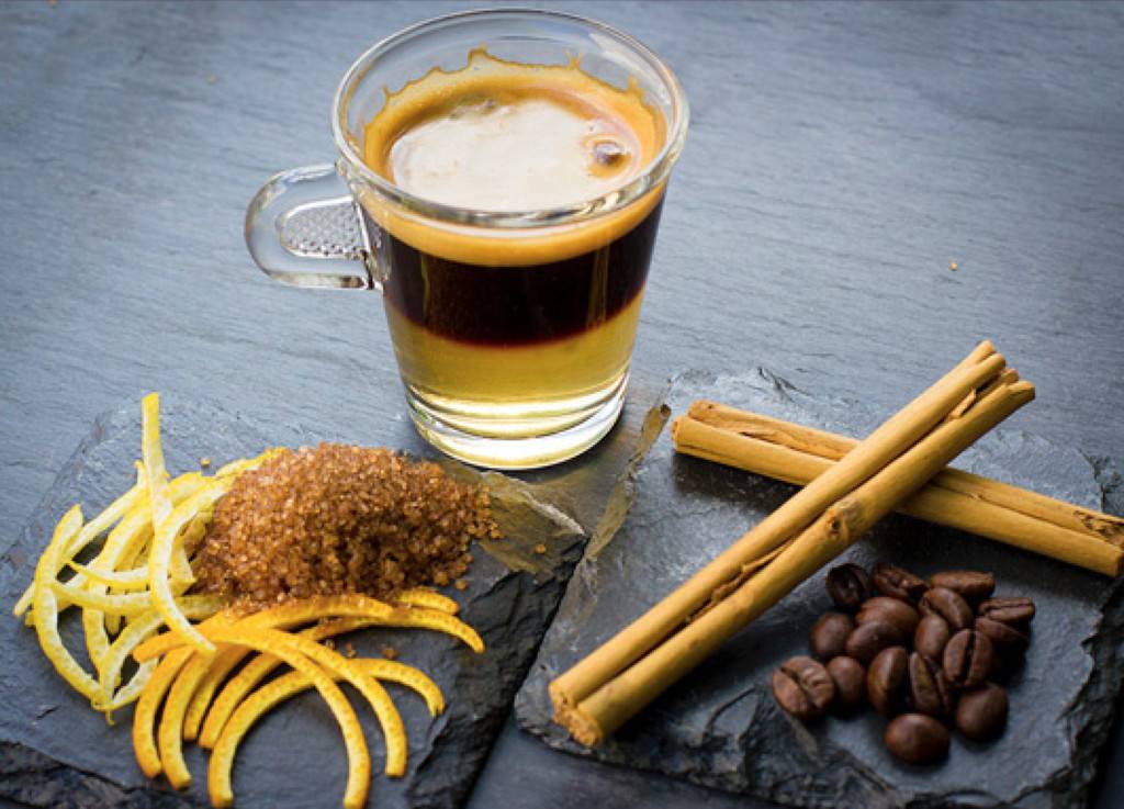 Кофе, матча и не только: какими напитками согреваться этой осенью | vogue russia