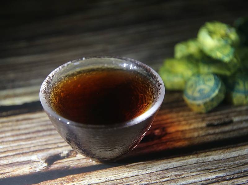Дикий пуэр: описание чая, полезные свойства, как заваривать