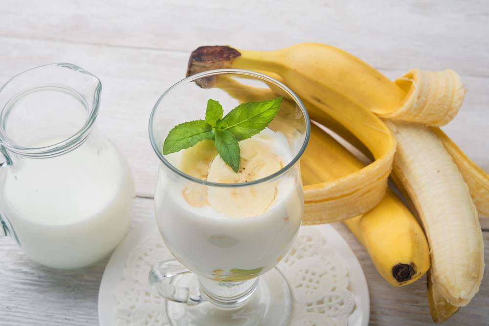 Смузи с кефиром и бананом для похудения и здоровья, рецепты |