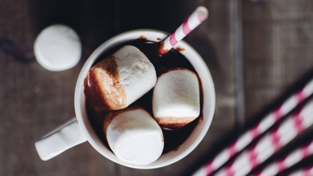 Рецепты какао с маршмеллоу – напитка, который дарит праздничное настроение