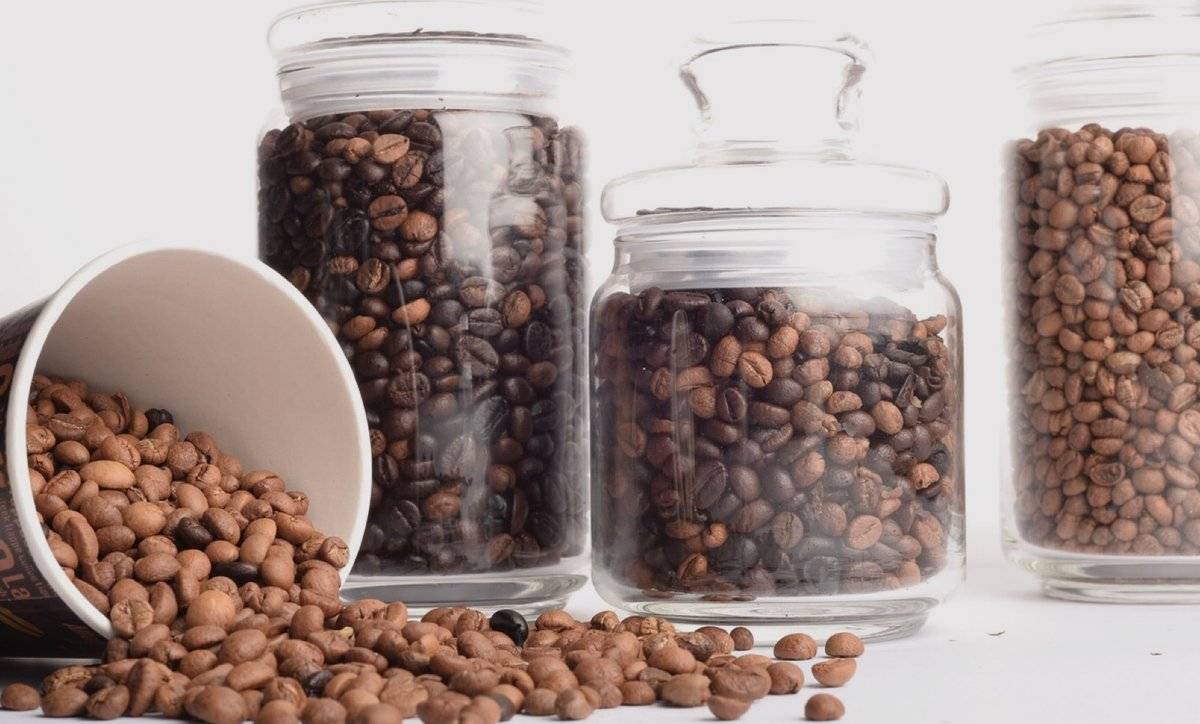 Как правильно хранить кофе: полезные советы по соблюдению сроков и условий хранения