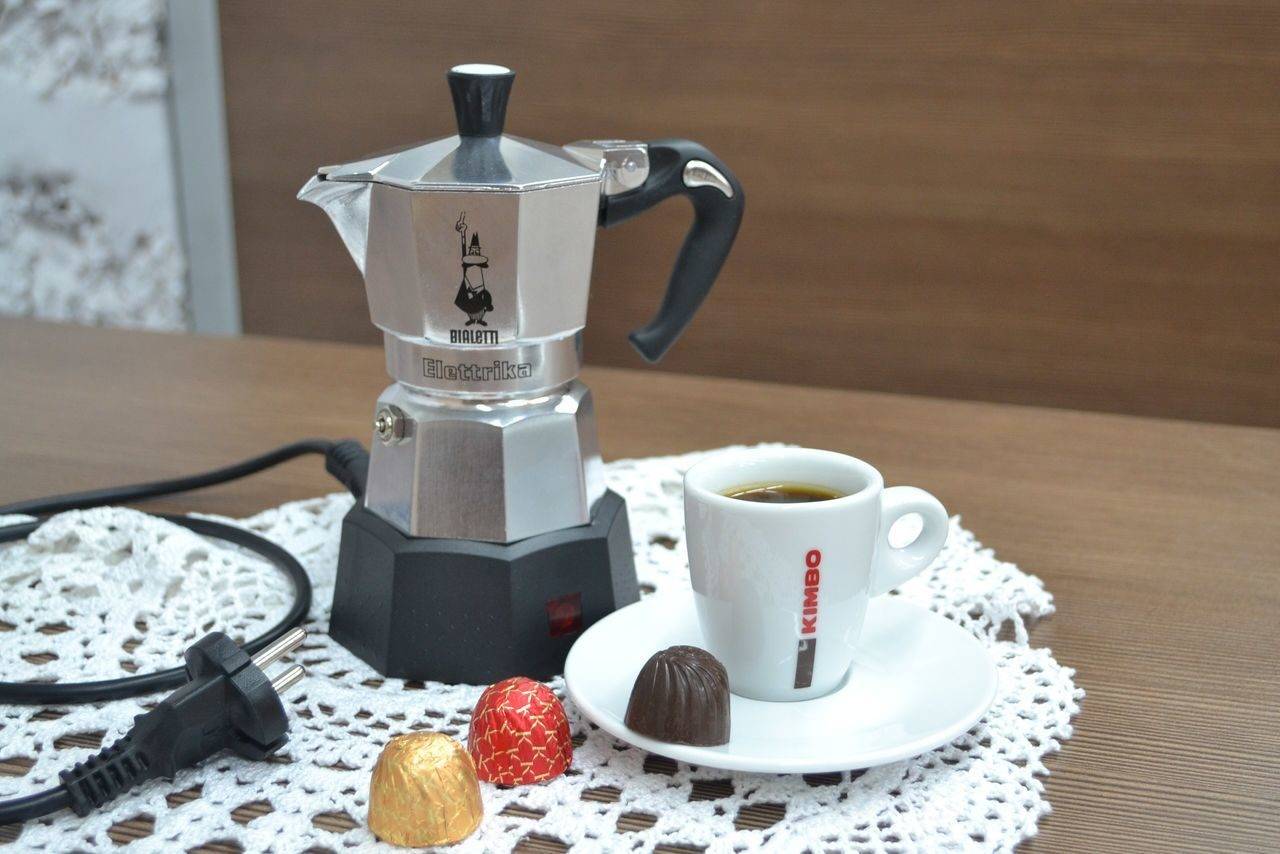 Гейзерная кофеварка Bialetti