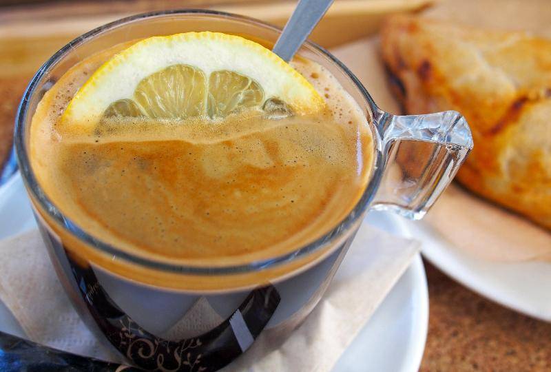 Кофе с лимоном – польза и вред, рецепты на каждый день