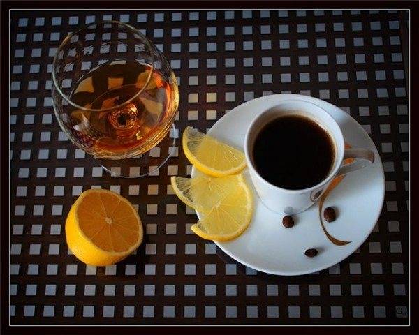 Кофе по-французски – с коньяком, ванилью и сливками