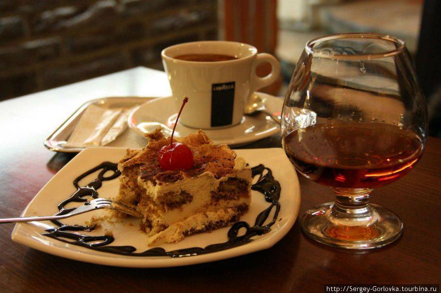 Кофе с коньяком – пропорции и ингредиенты для приготовления кофейных коктейлей