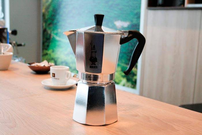 Как выбрать гейзерную кофеварку — топ-12 лучших моделей и критерии выбора