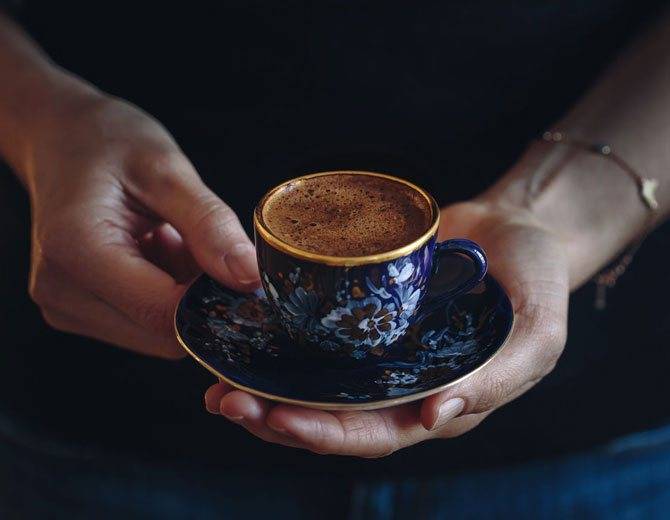 Приготовление кофе с пенкой дома в турке или кофемашине