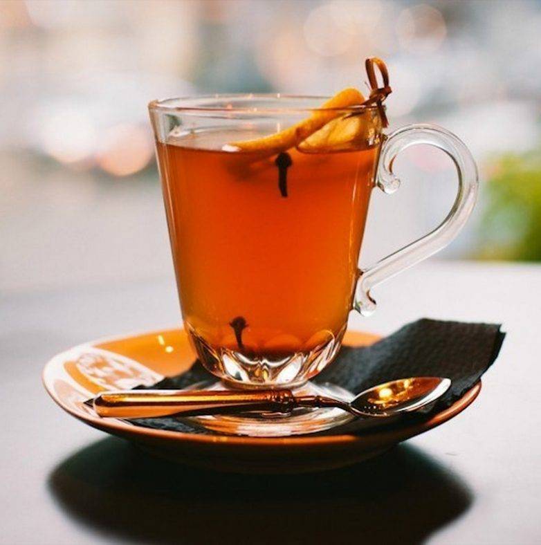 Чай с гвоздикой: полезные свойства, вред и противопоказания для мужчин и женщин. можно ли добавлять в чёрный и зеленый, есть ли рецепты с корицей, лимоном и перцем?