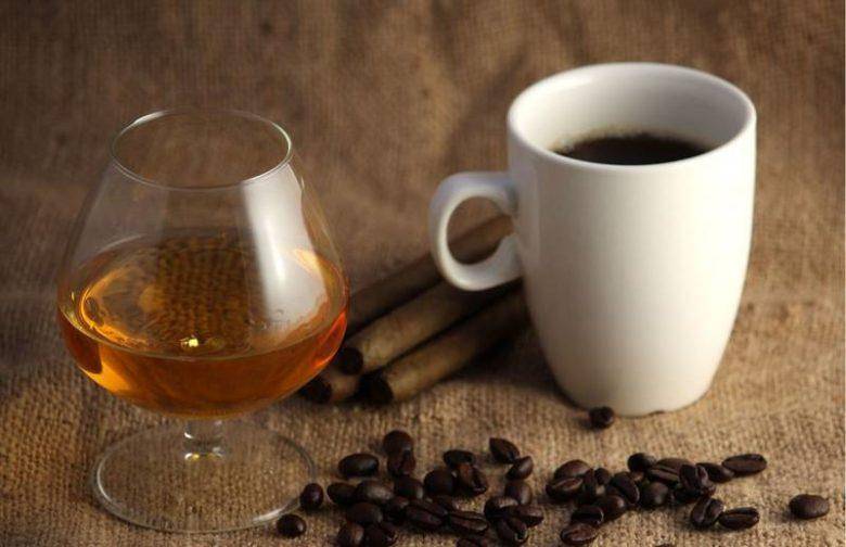 Кофейные напитки с виски: способы приготовления и влияние на организм