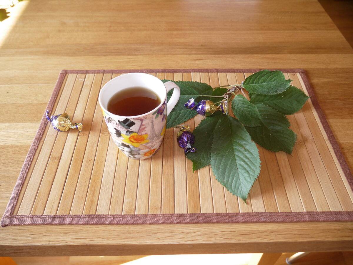 Чай из веточек вишни, польза и вред для организма
