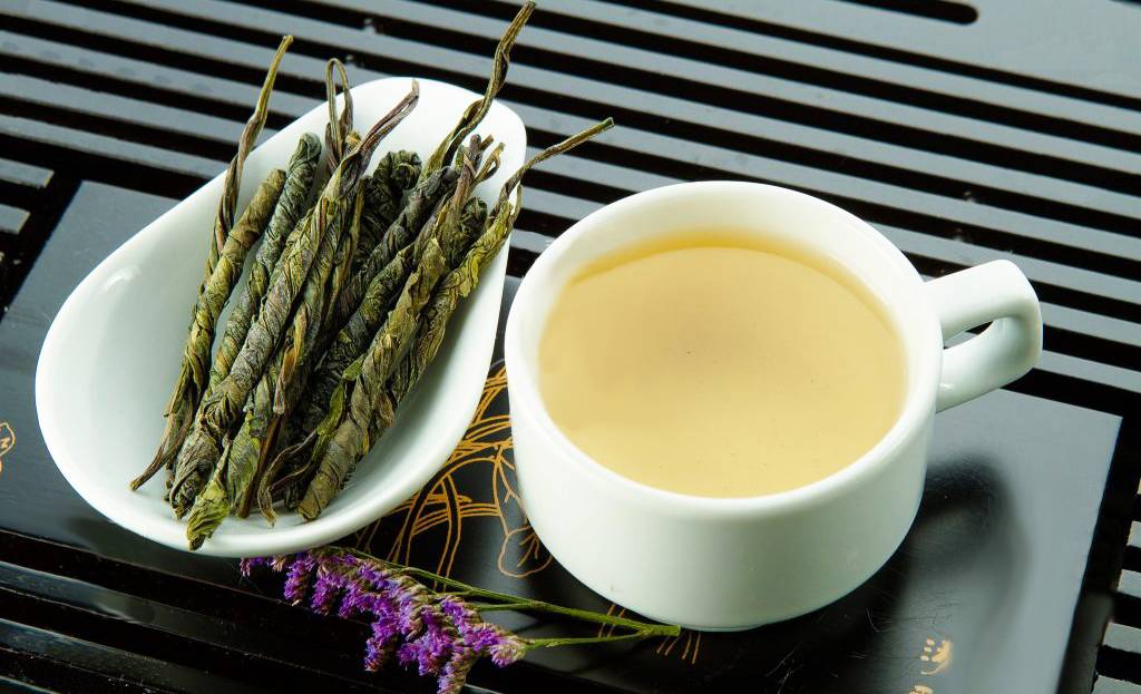 Чай кудин: 8 полезных для здоровья свойств, как заваривать и пить, противопоказания