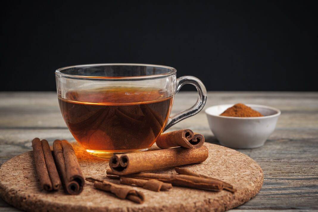 Как заварить чай с корицей: 6 рецептов, польза и вред, как отличить настоящую корицу от подделки